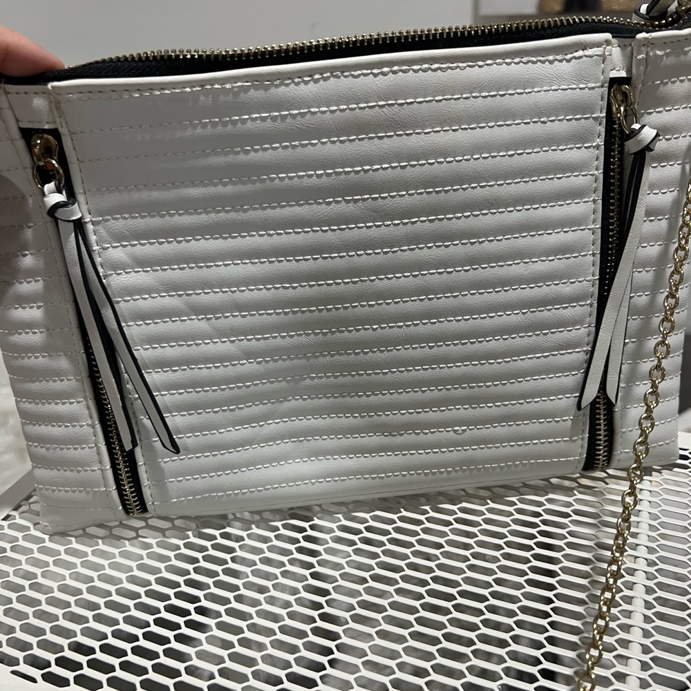 Fun white leather-look zippered clutch /purse